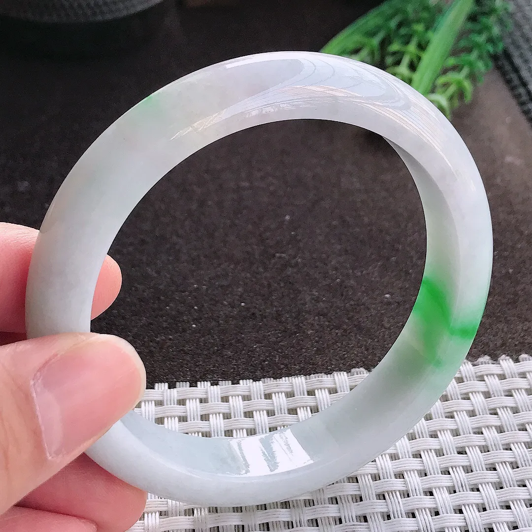 实拍A货翡翠60/12.8/8.5老坑精美温润飘翠阳绿手镯宽边玉镯手环