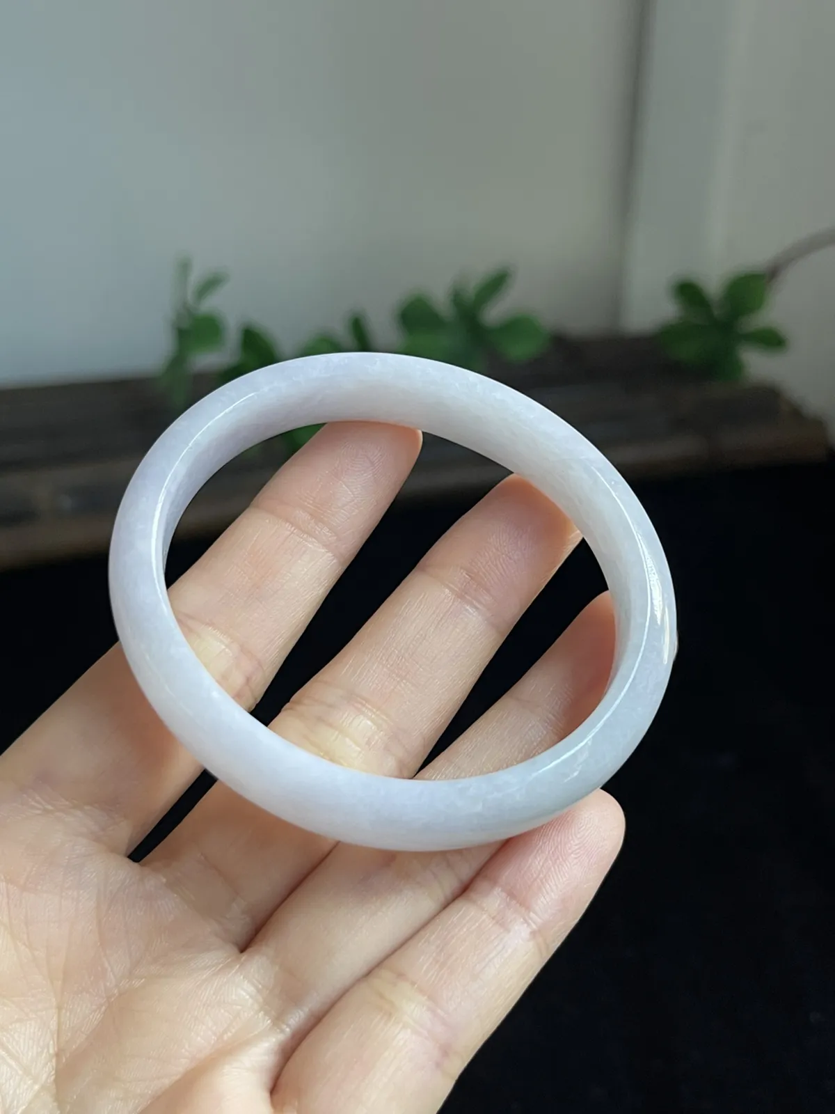 贵妃镯52.2圈口，翡翠手镯