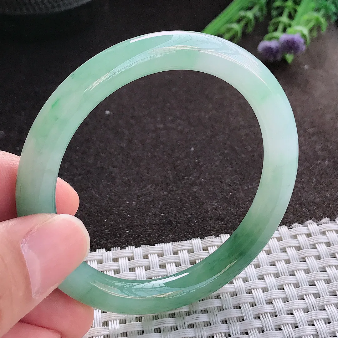 实拍A货翡翠53.5/8.6/8.5老坑冰胶水灵冰飘花圆条手镯翡翠玉镯手环