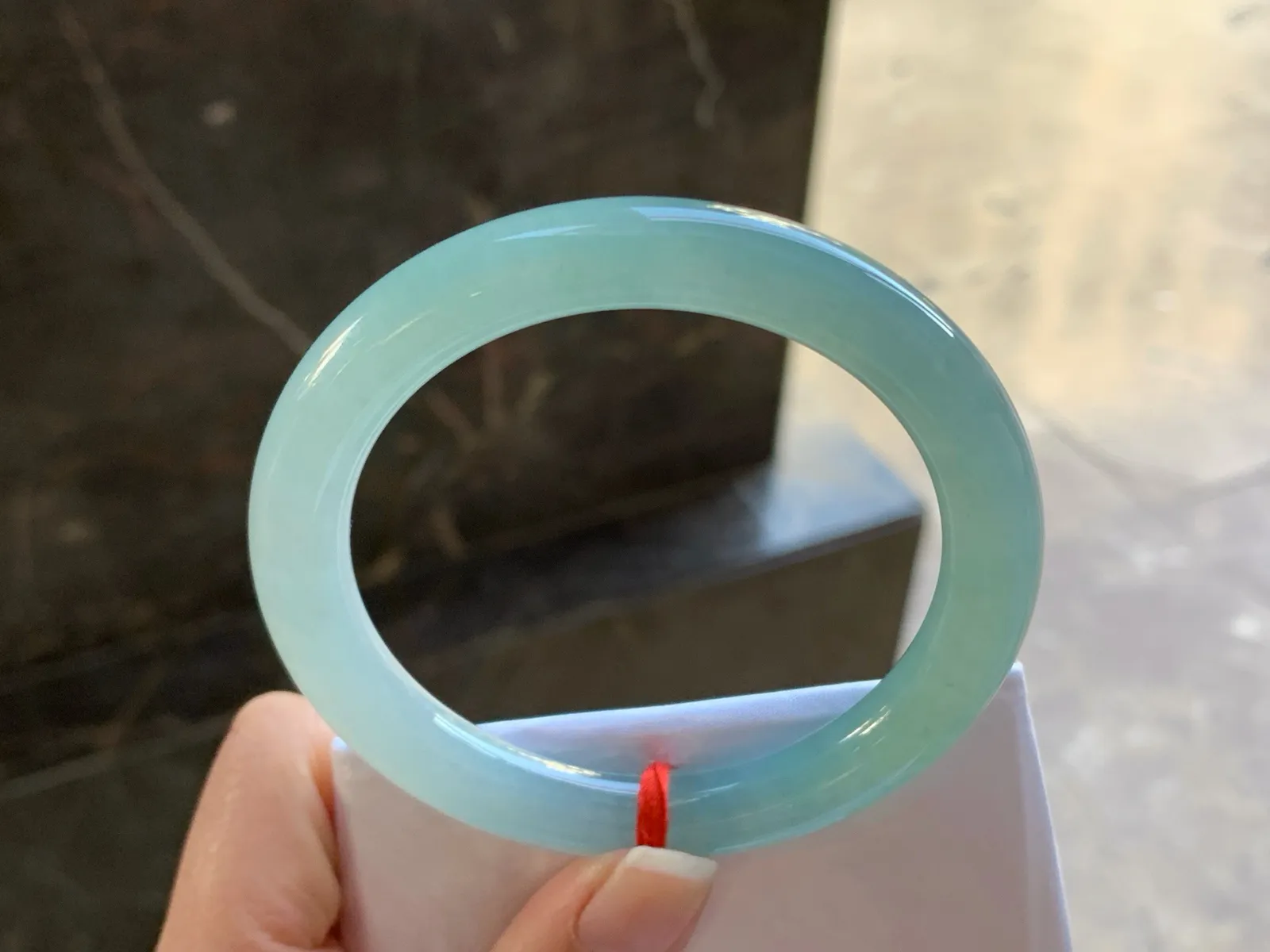 57-9.5

冰蓝圆条手镯^_^清新