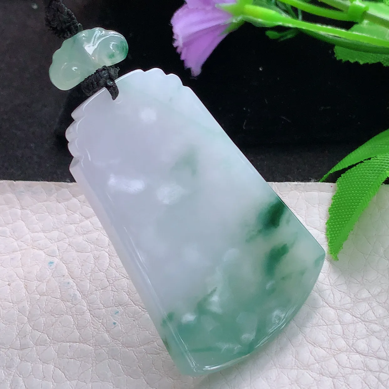 yl实拍54*35.5*6.6缅甸翡翠精雕冰飘花怀古雕平安无事牌玉项坠 玉挂件