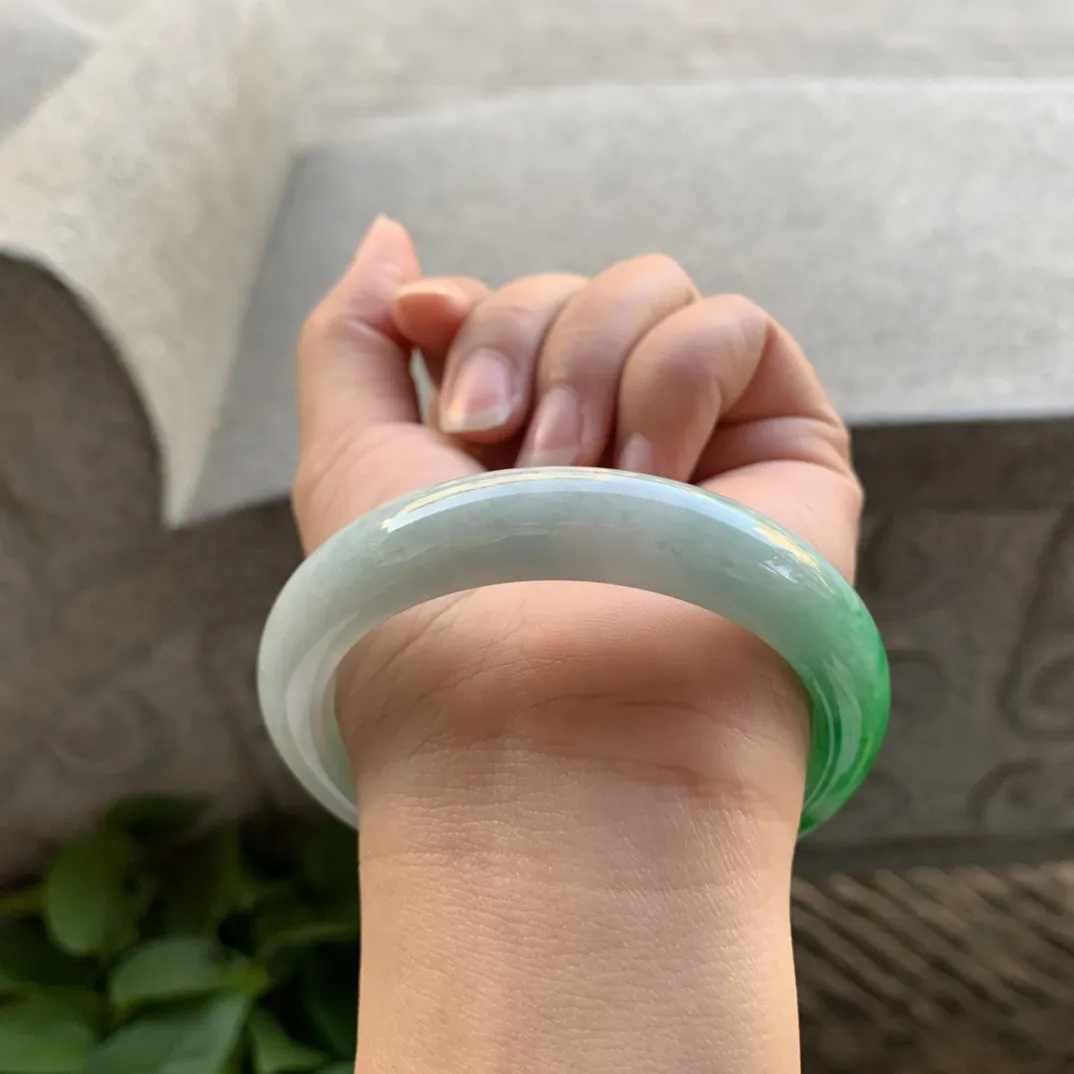 圈口56.8-12-8.7 【辣阳绿正圈手镯】正圈56 57可戴