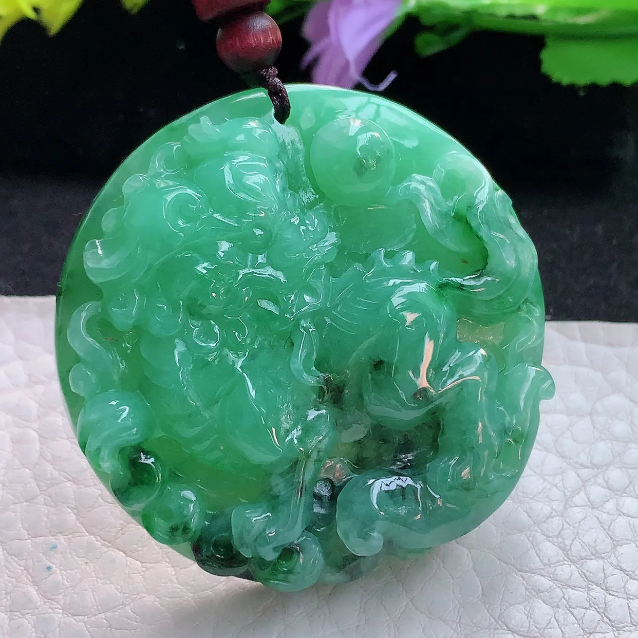 zen实拍48.8*12缅甸翡翠辣绿瑞兽麒麟玉挂件 毛衣坠