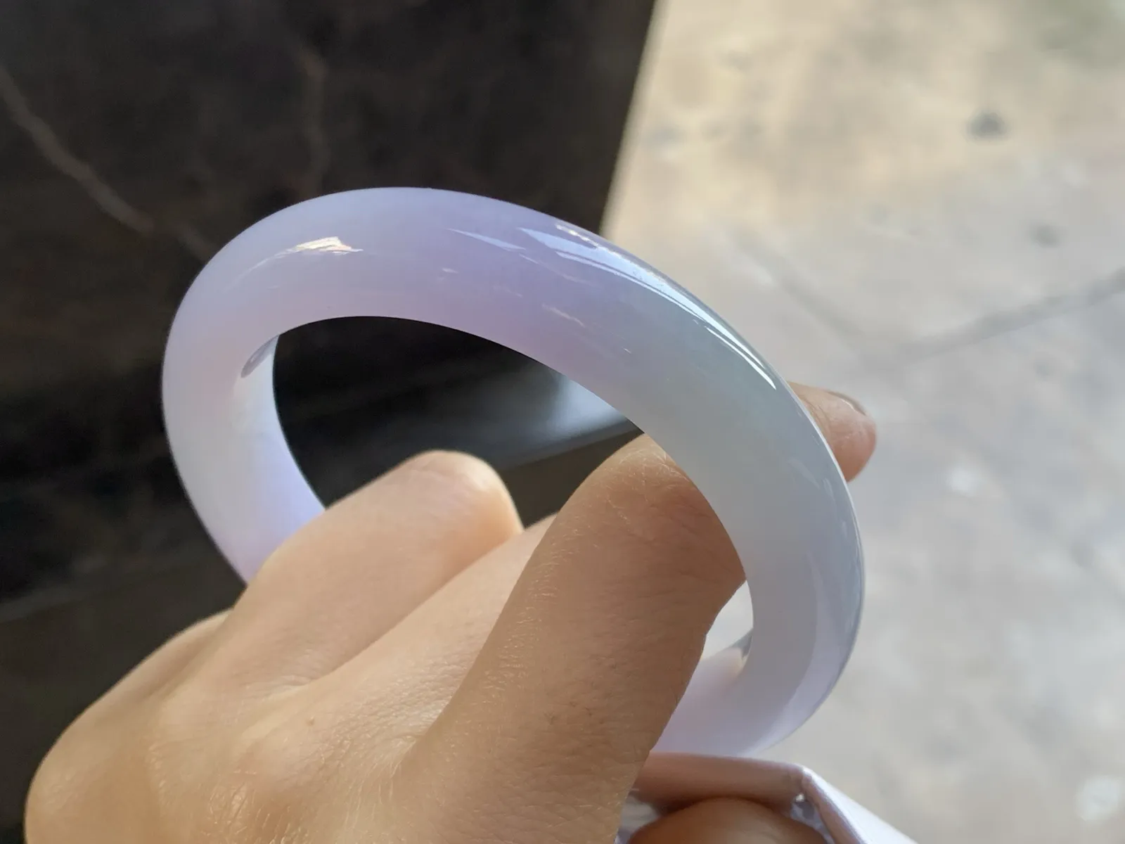 春色手镯
尺寸：56.5-11.7-9.2mm
水润清秀 上手漂亮