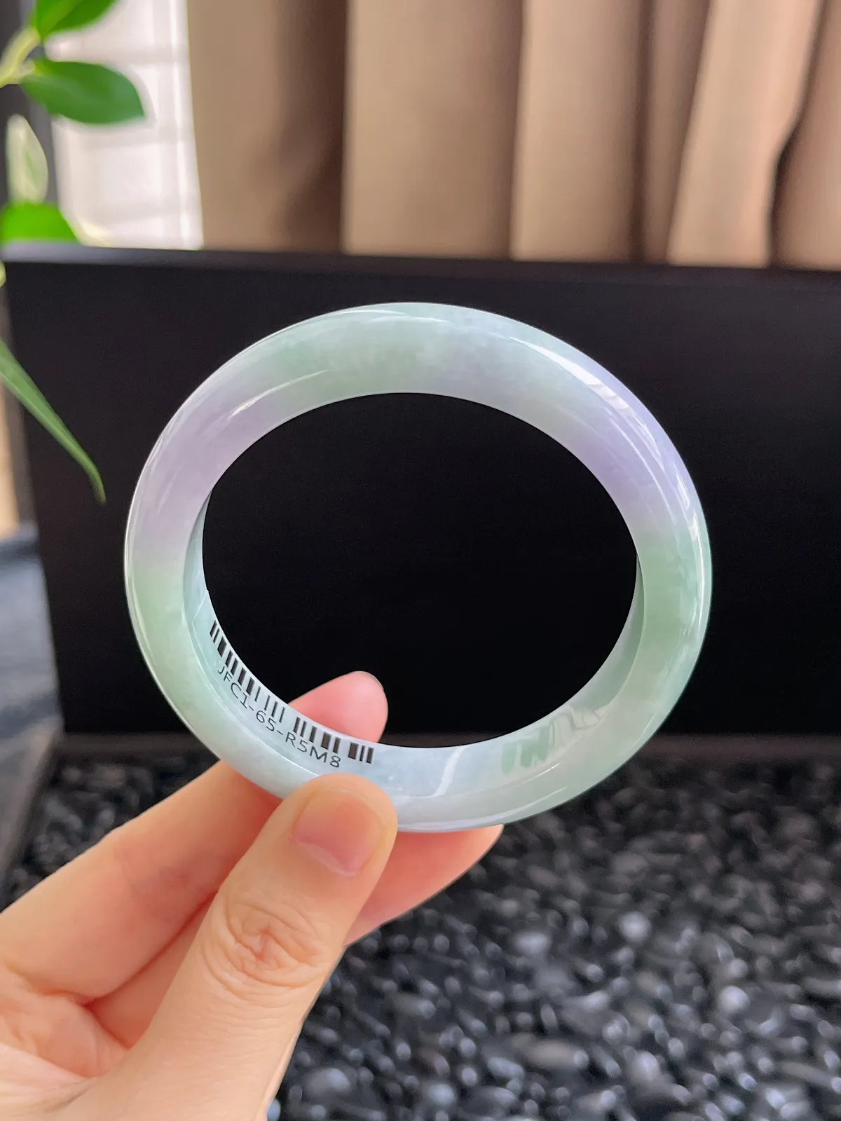 正圈56.5圈口，翡翠糯化种春带彩手镯