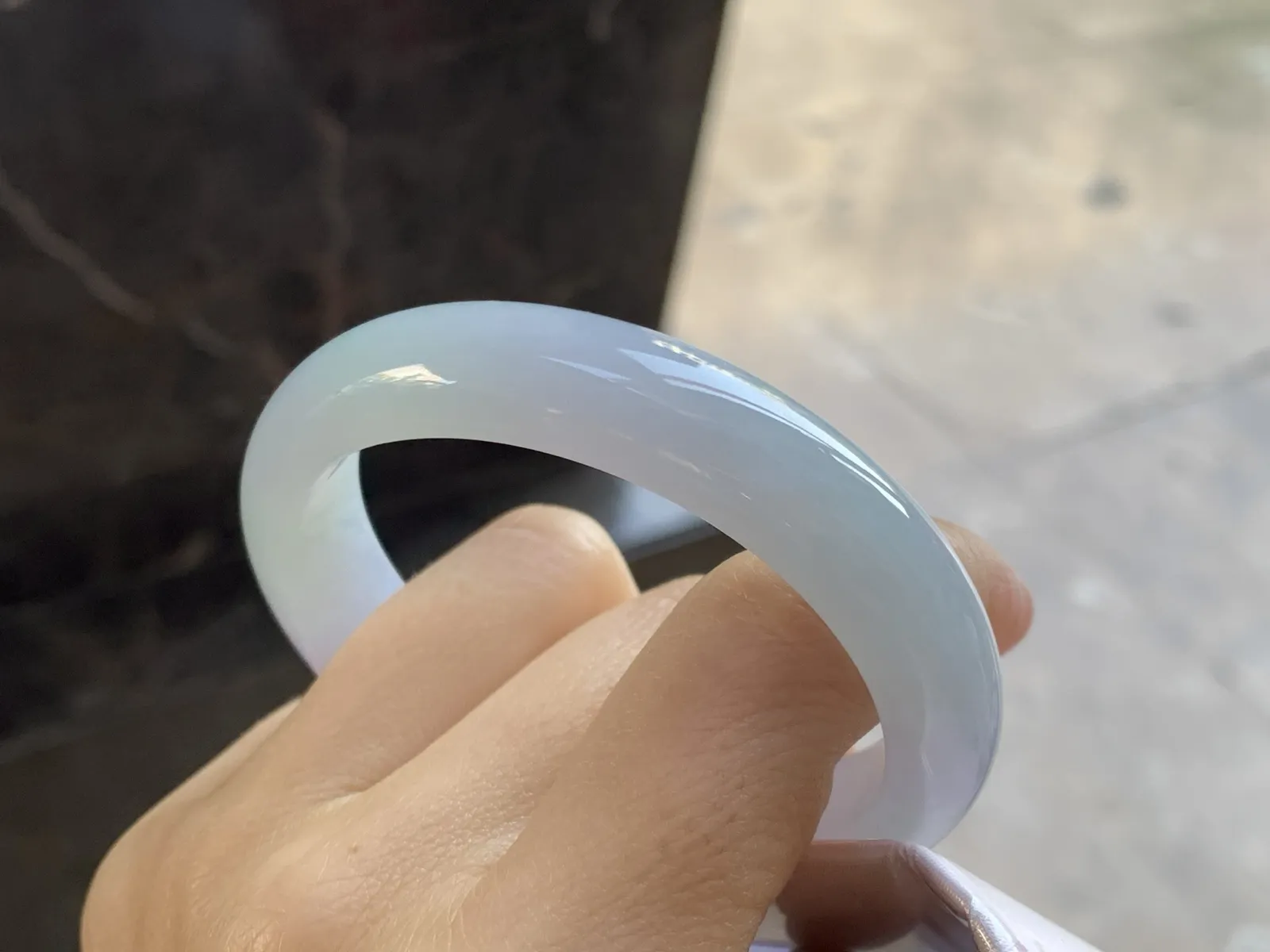 细糯贵妃镯
尺寸：53-12-7.5mm
肉质细腻 正圈50 51可以戴