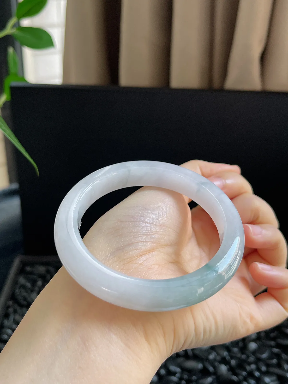 正圈57圈口，翡翠冰糯种飘花手镯