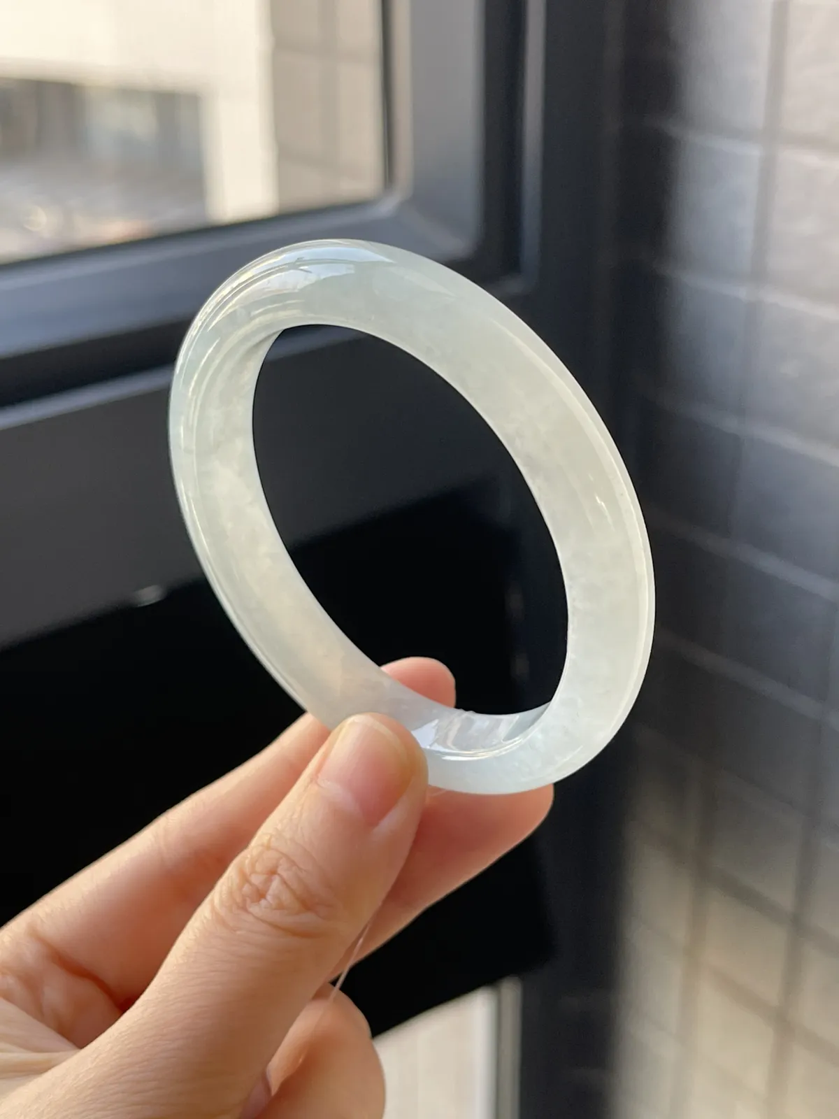 贵妃镯54.6圈口，翡翠冰糯种白色手镯