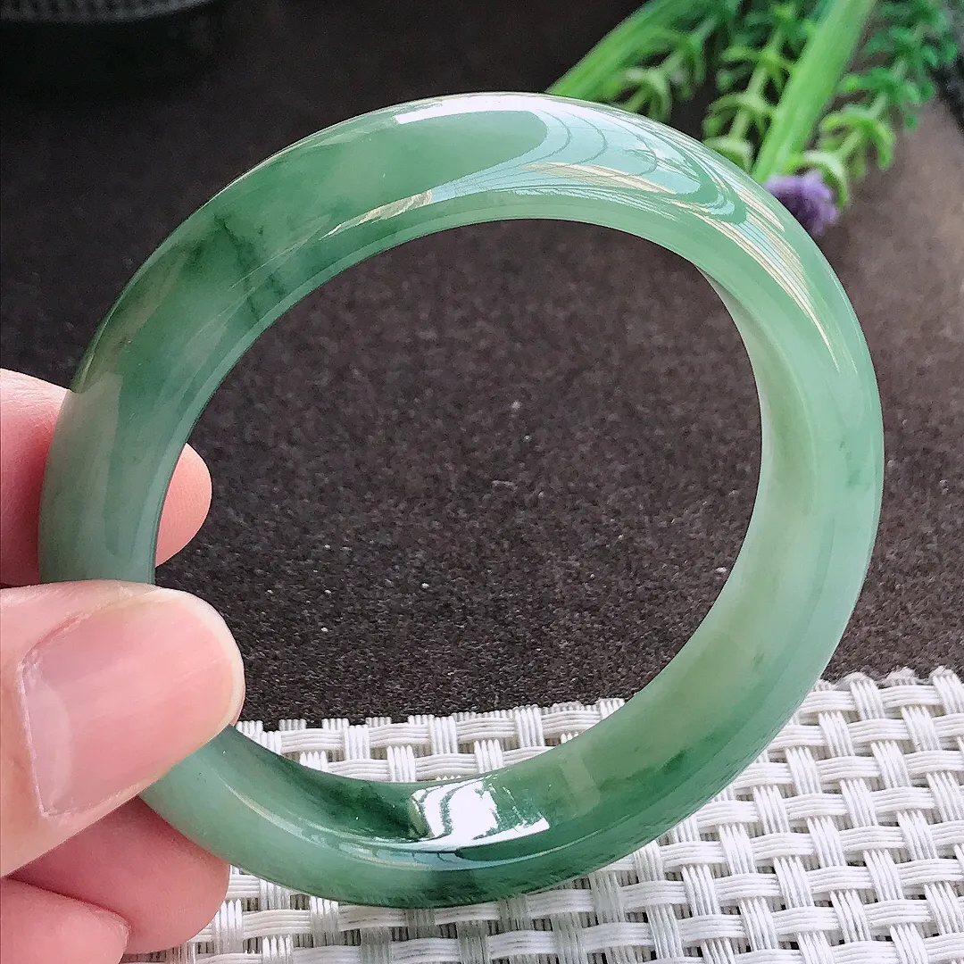 实拍A货翡翠54.5/13.3/8老坑冰胶水灵飘花手镯宽边玉镯手环