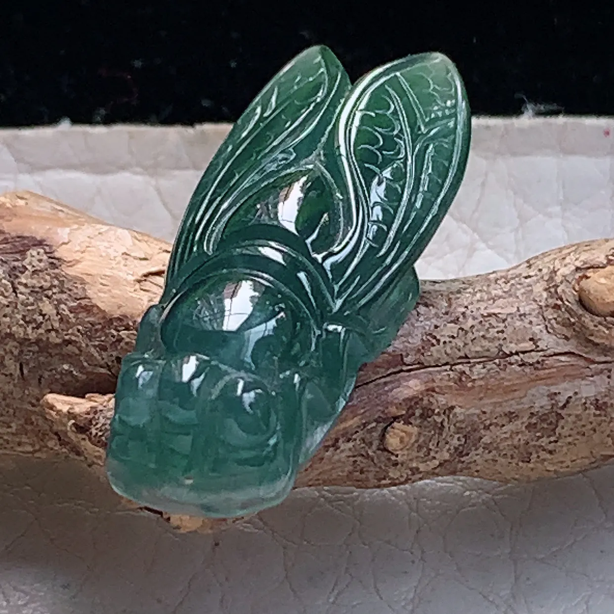 ajj实拍30.5*12.3*6.2翡翠精雕冰蓝一鸣惊人 蝉玉项坠 玉挂件