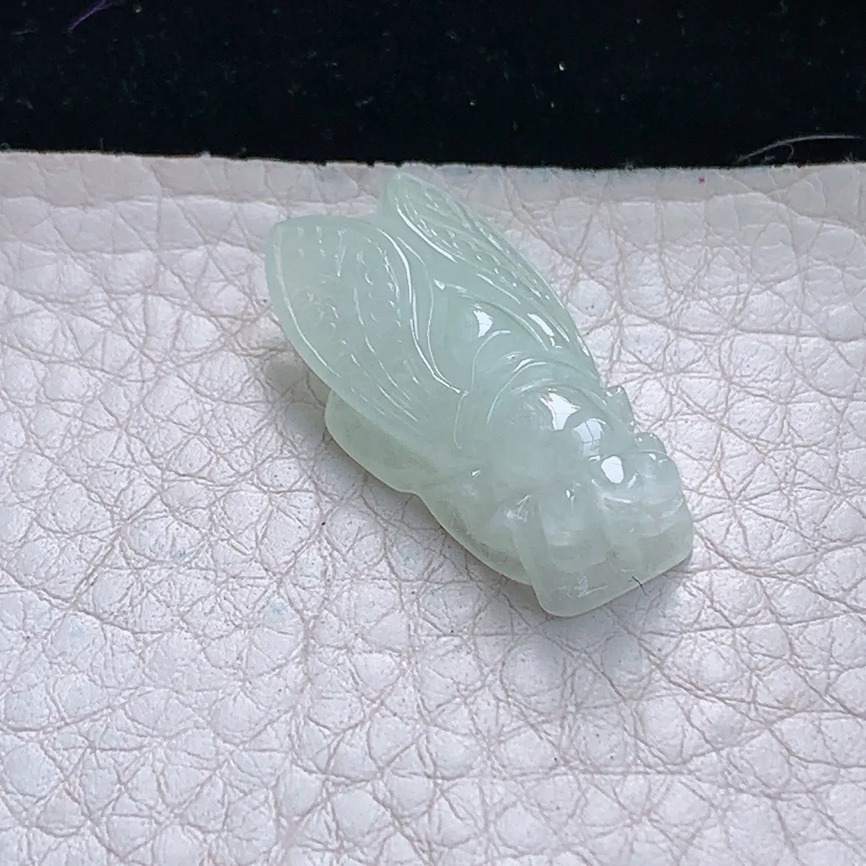 ajj实拍29.6*15.2*7.8缅甸翡翠精雕浅绿一鸣惊人 蝉玉项坠 玉挂件