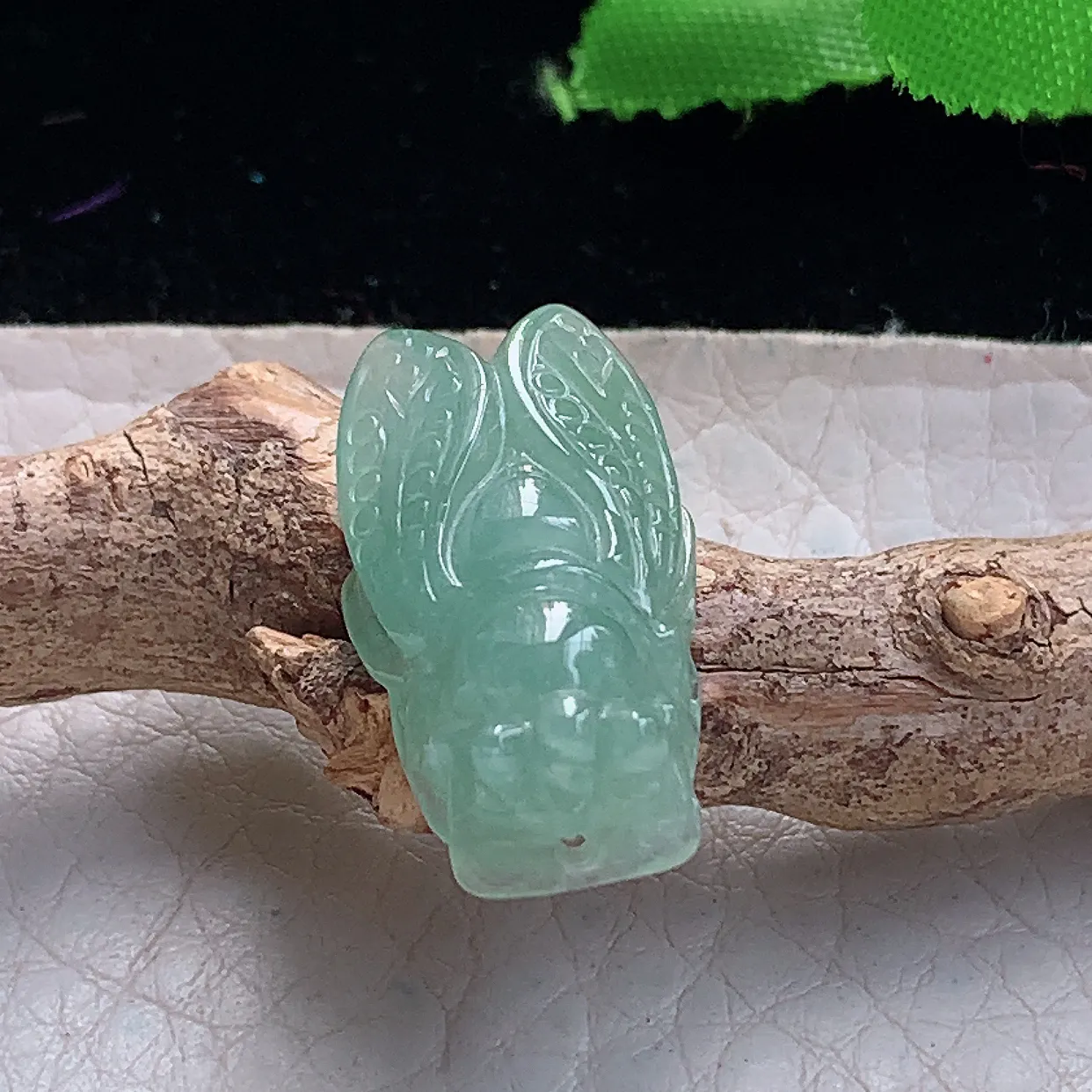 ajj实拍25*13*7.3缅甸翡翠精雕冰晴一鸣惊人 蝉玉项坠 玉挂件