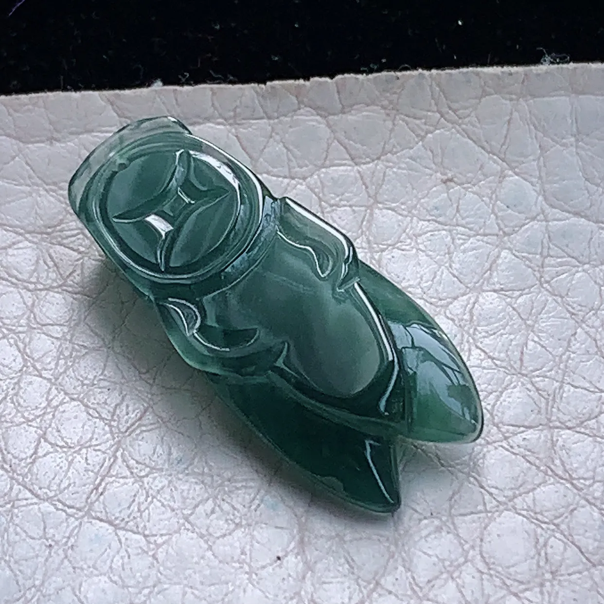 ajj实拍30.5*12.3*6.2翡翠精雕冰蓝一鸣惊人 蝉玉项坠 玉挂件