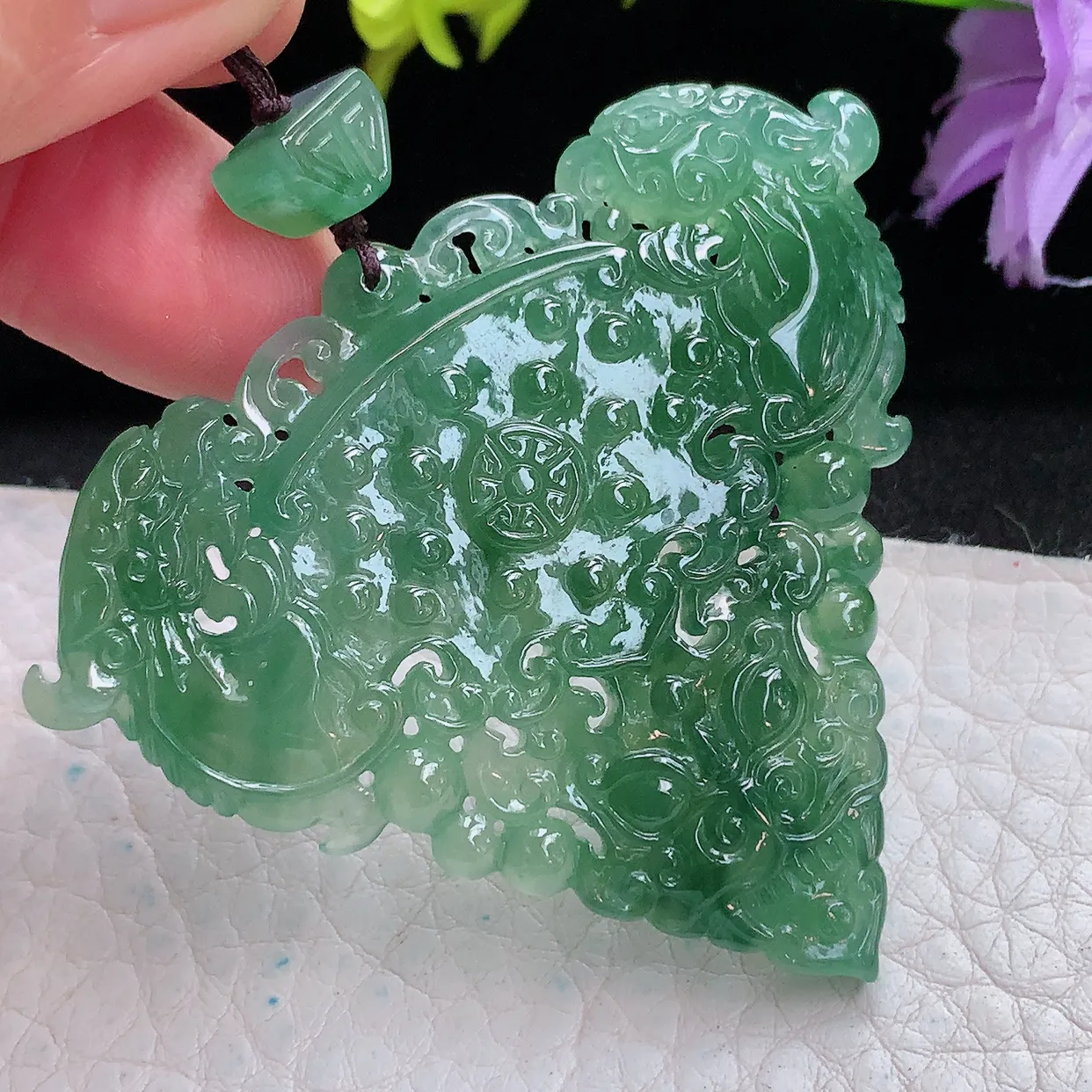 lz实拍50.2*57.8*5.8缅甸翡翠特色双龙护主 龙行天下玉项坠 玉挂件