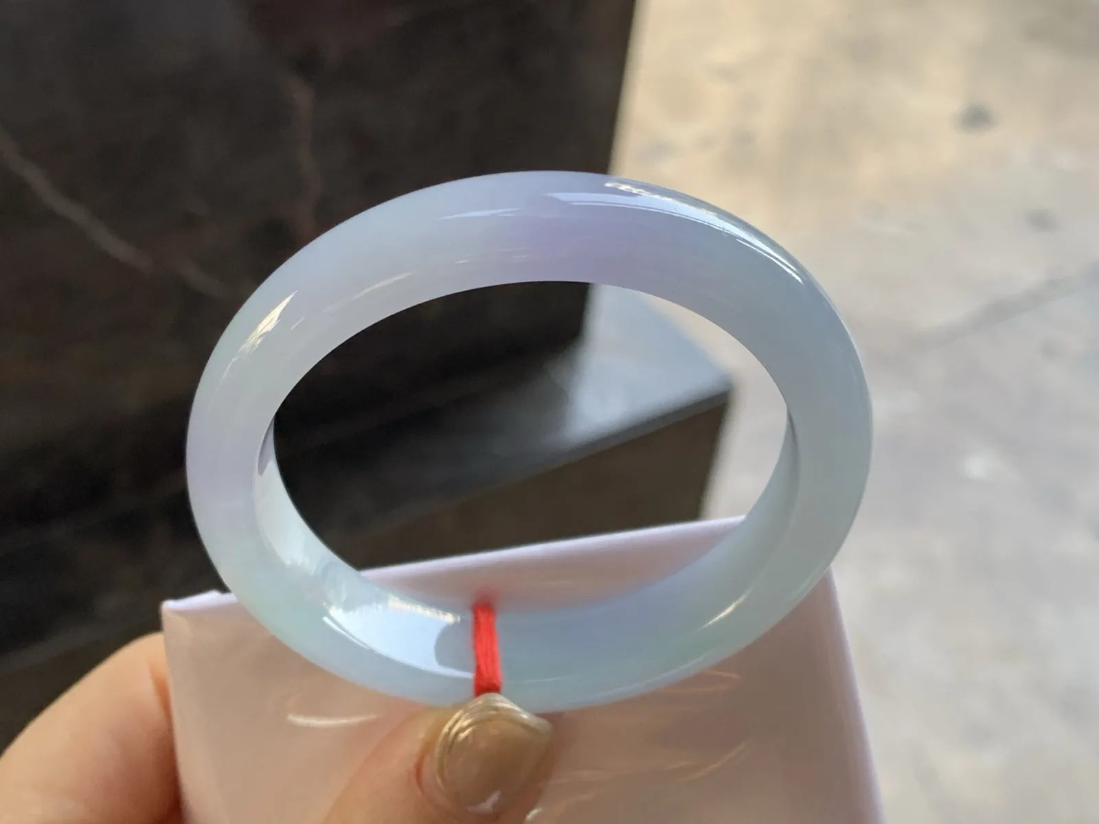 细糯贵妃镯
尺寸：53-12-7.5mm
肉质细腻 正圈50 51可以戴