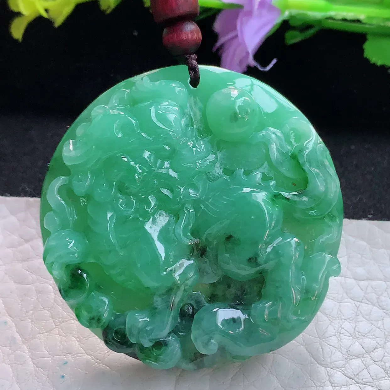 zen实拍48.8*12缅甸翡翠辣绿瑞兽麒麟玉挂件 毛衣坠