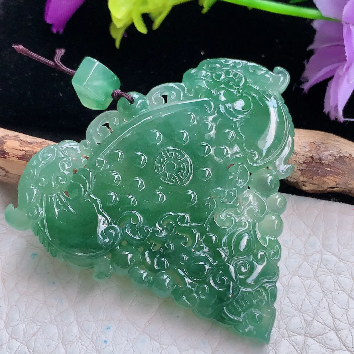 lz实拍50.2*57.8*5.8缅甸翡翠特色双龙护主 龙行天下玉项坠 玉挂件