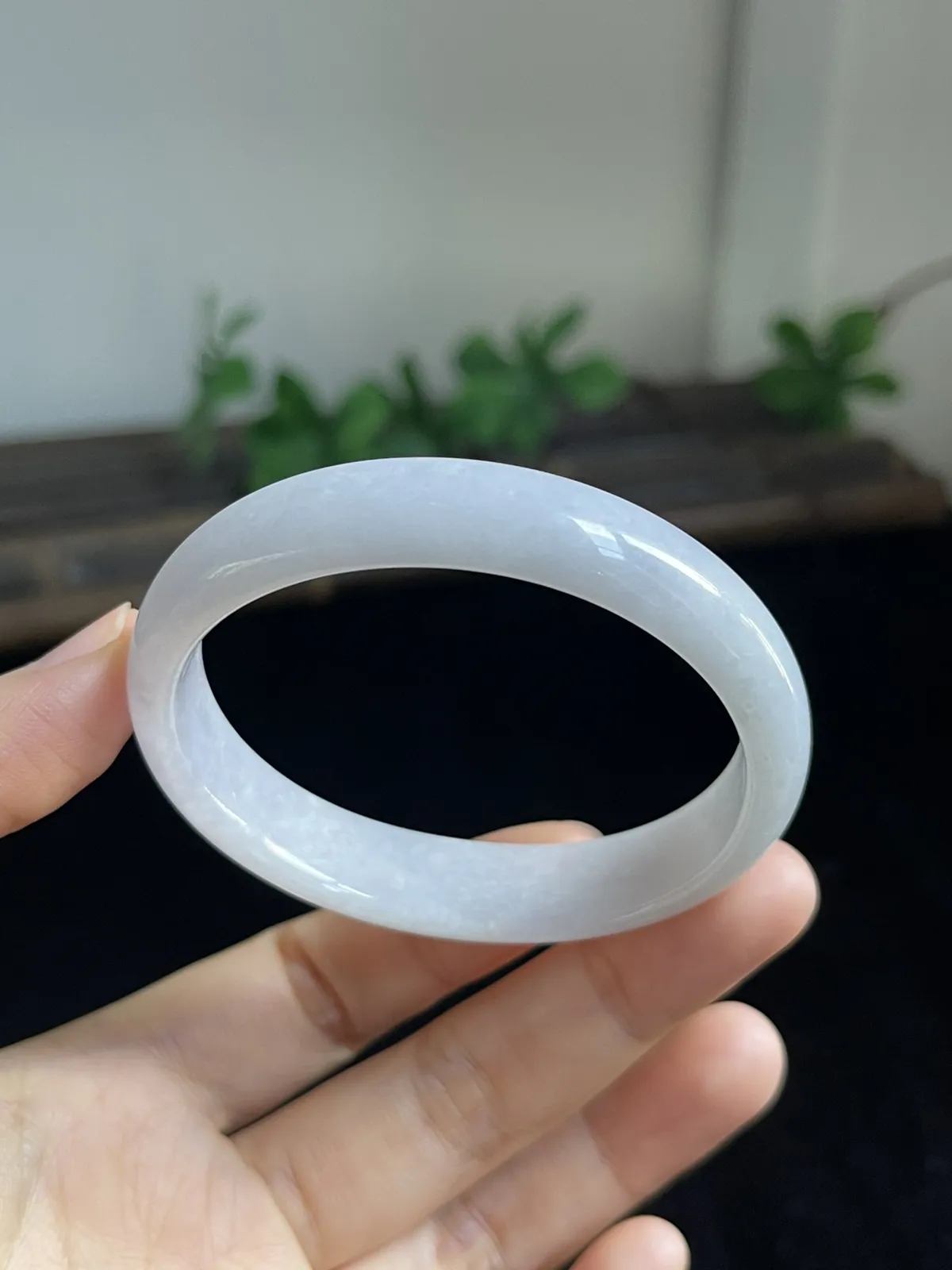 贵妃镯52.2圈口，翡翠手镯