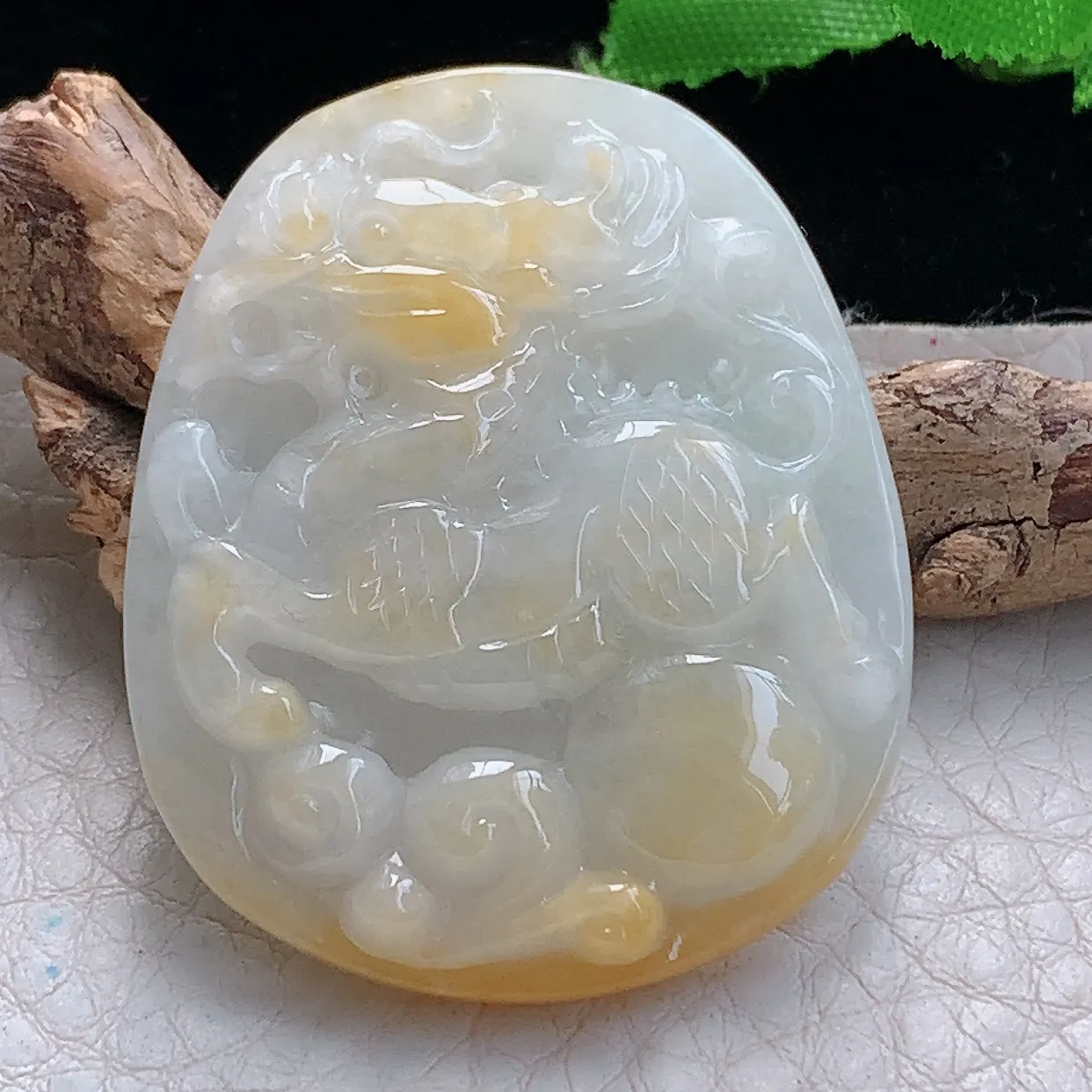 ajj实拍40.5*33.5*6.3缅甸翡翠精雕双彩麒麟献瑞玉项坠 玉挂件