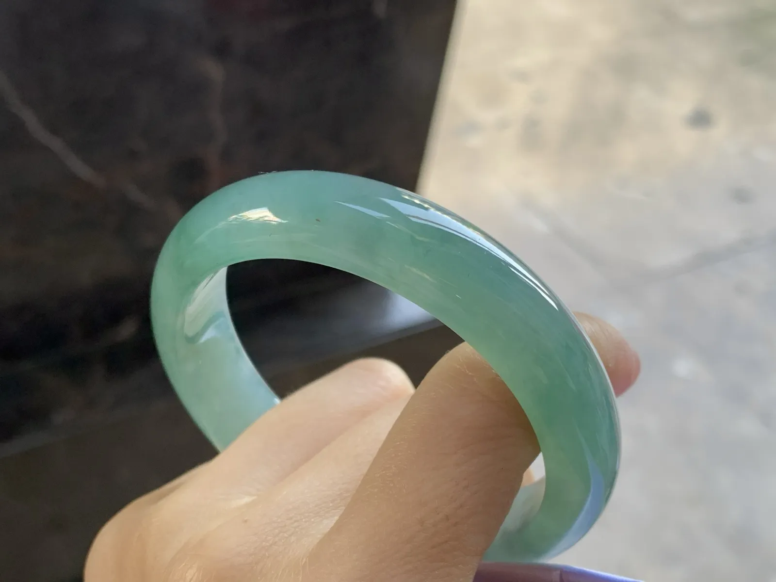 晴水手镯
尺寸：56.5-12.5-8mm
种水好 底色浓郁漂亮