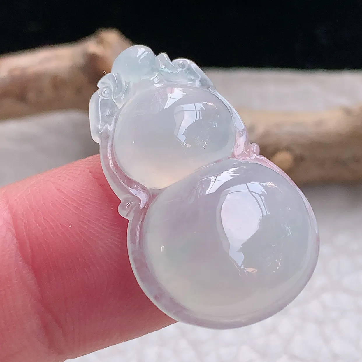 ajj实拍29.2*18.8*6缅甸翡翠精雕冰纯饱满葫芦玉项坠 玉挂件