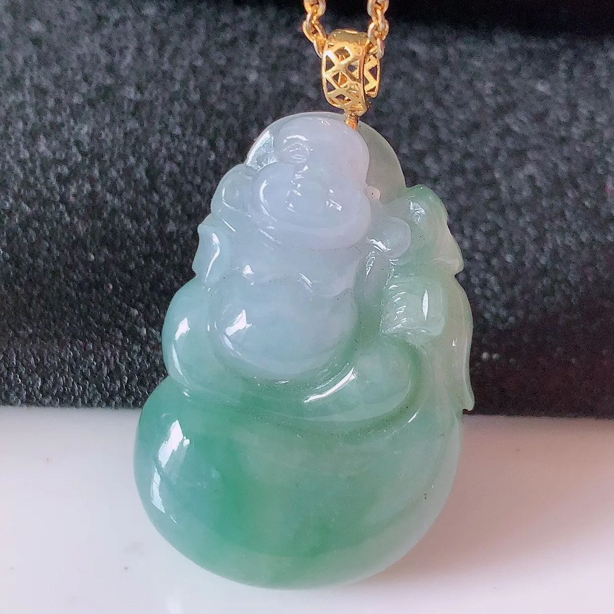 18K金镶嵌冰飘花翡翠逍遥布袋佛吊坠，代代有钱，水足丰盈，盈满欢喜，配戴送礼佳品！#1.4