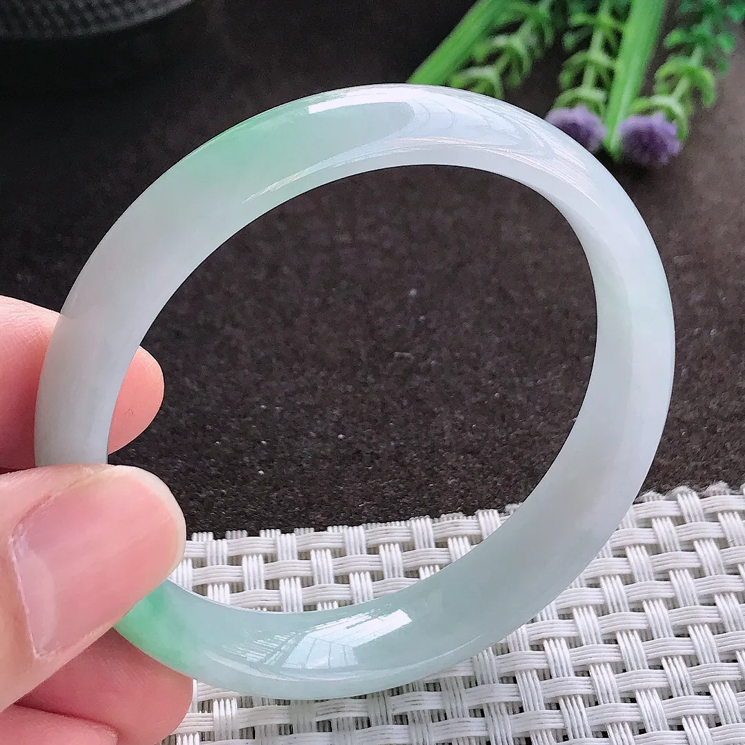 实拍A货翡翠54.8/12.3/6.3老坑精美冰润飘阳绿手镯宽边玉镯手环