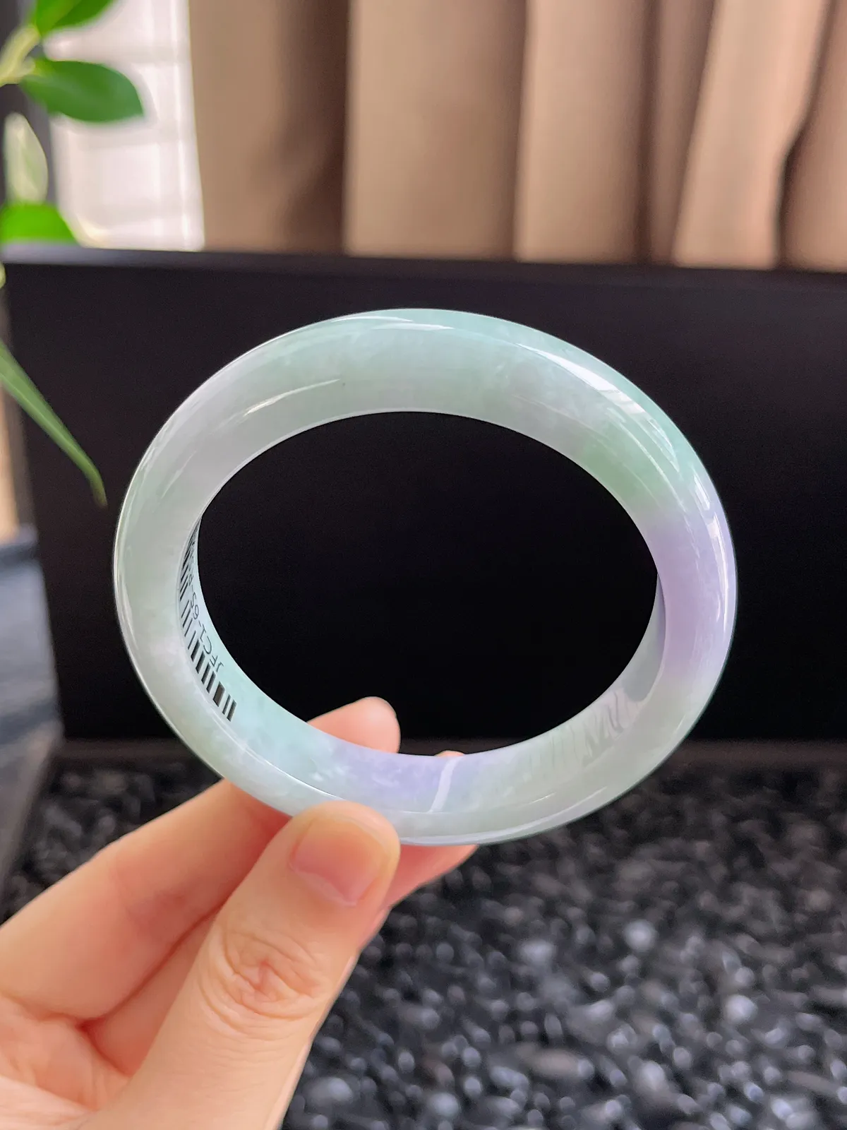 正圈56.5圈口，翡翠糯化种春带彩手镯