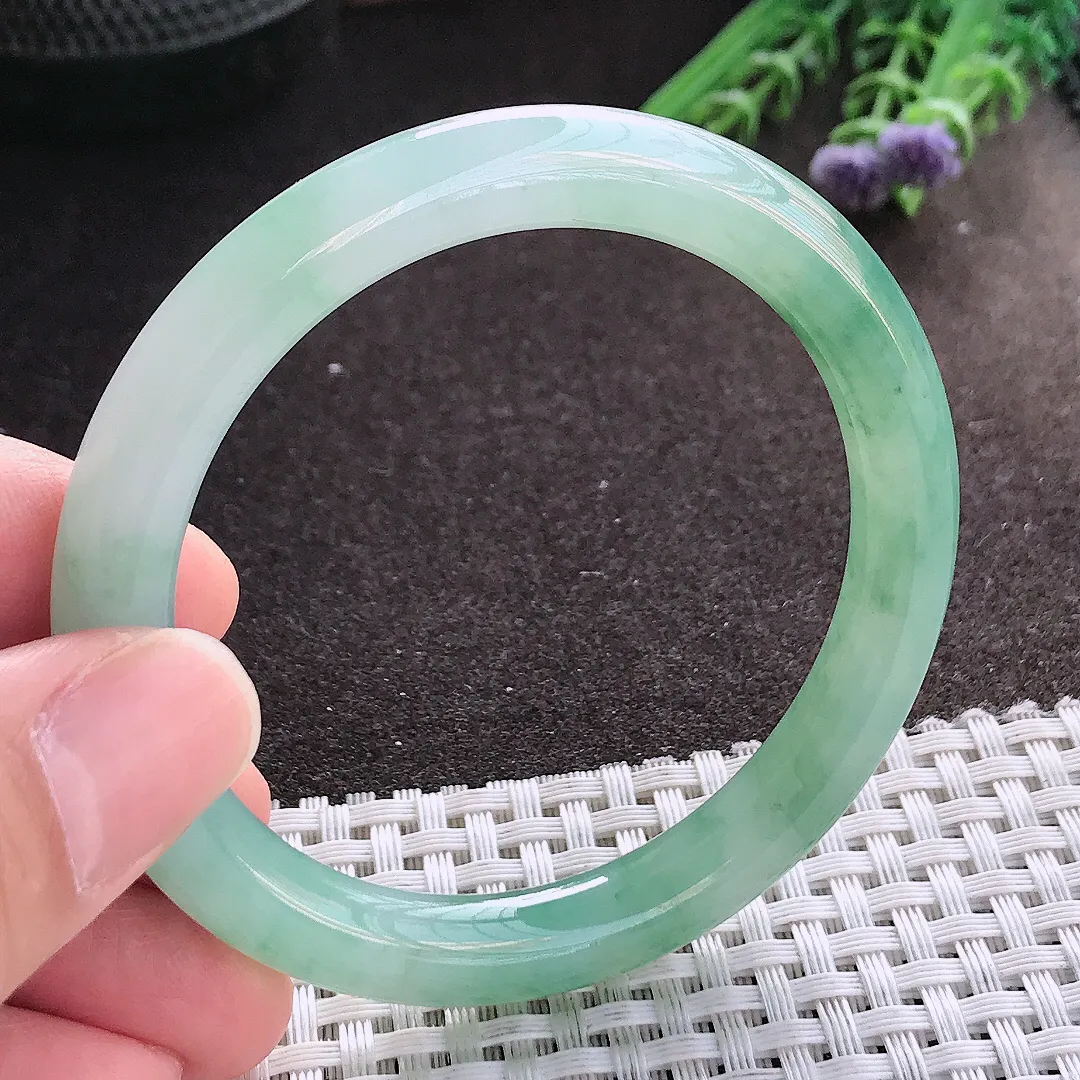 实拍A货翡翠53.5/8.6/8.5老坑冰胶水灵冰飘花圆条手镯翡翠玉镯手环