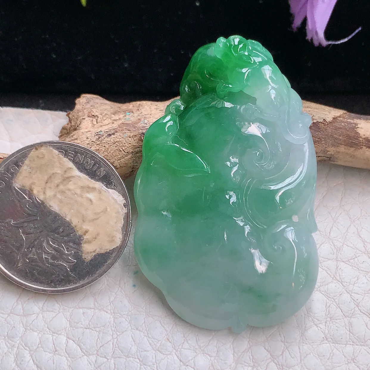 lz实拍48.6*30*10.5缅甸翡翠精雕冰飘绿貔貅瑞云如意玉项坠 玉挂件