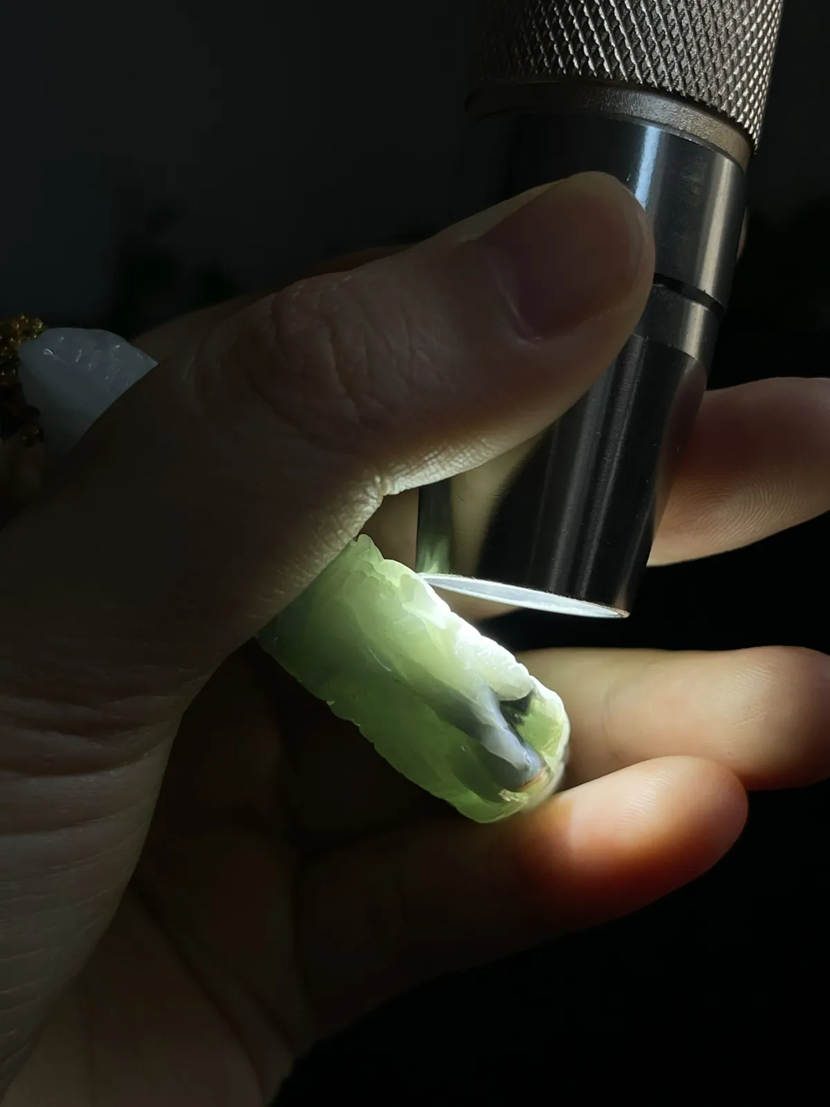 翡翠糯化种吊坠，配珠未测