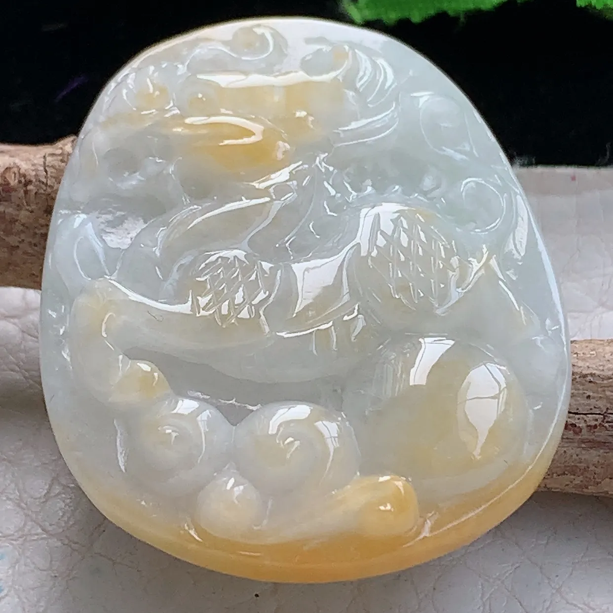 ajj实拍40.5*33.5*6.3缅甸翡翠精雕双彩麒麟献瑞玉项坠 玉挂件