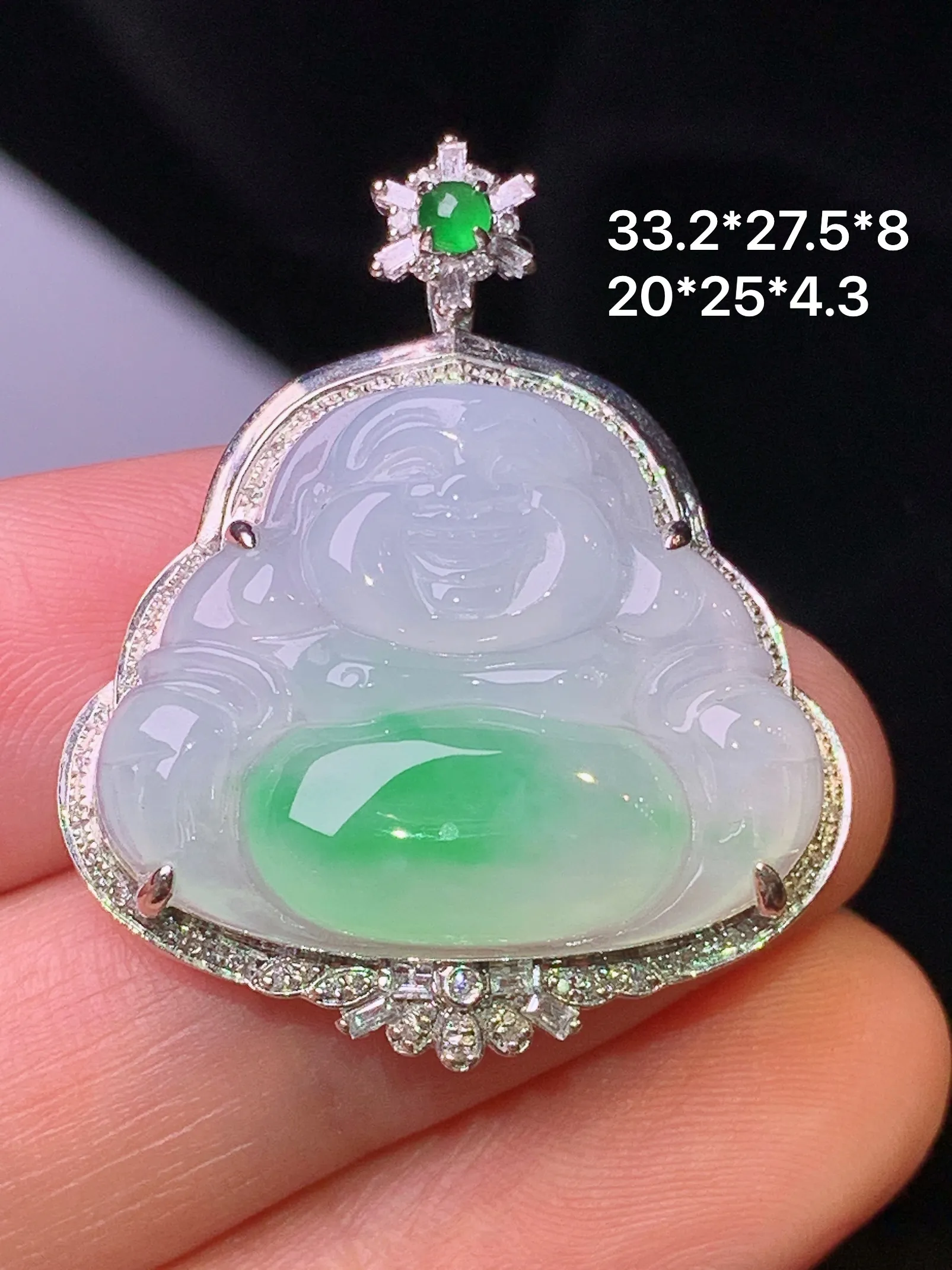 18k金钻镶嵌飘绿佛公吊坠 玉质细腻 色泽清新艳丽 整体尺寸33.2*27.5*8