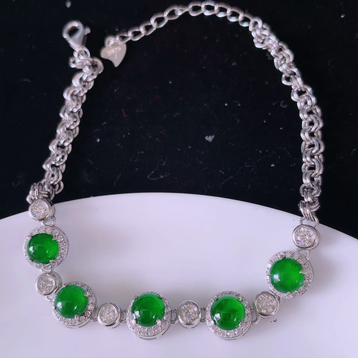 冰透满绿翡翠925银镶嵌手链，自然光实拍，翠色灵动，颜色漂亮，种老水足，品相佳，佩戴佳品！#97.4