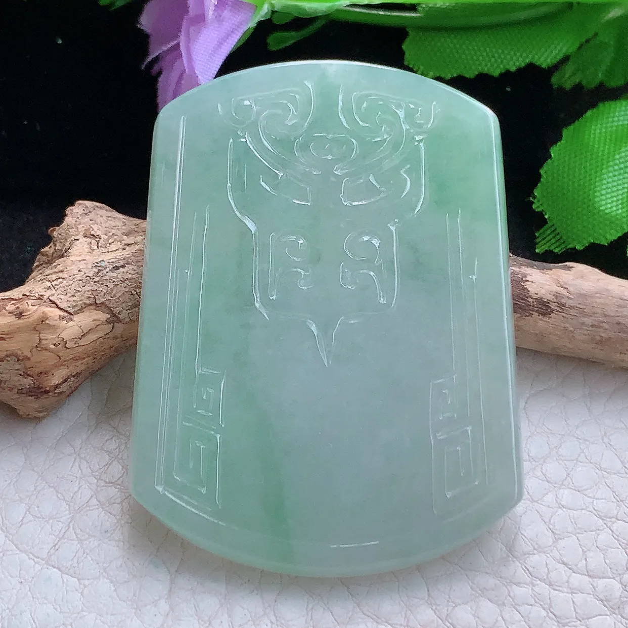 zen实拍53.3*39.6*3.8缅甸翡翠清新飘绿平安无事牌玉挂件 毛衣坠