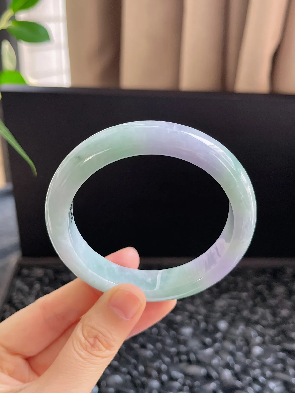 正圈56.5圈口，翡翠糯化种春带彩手镯