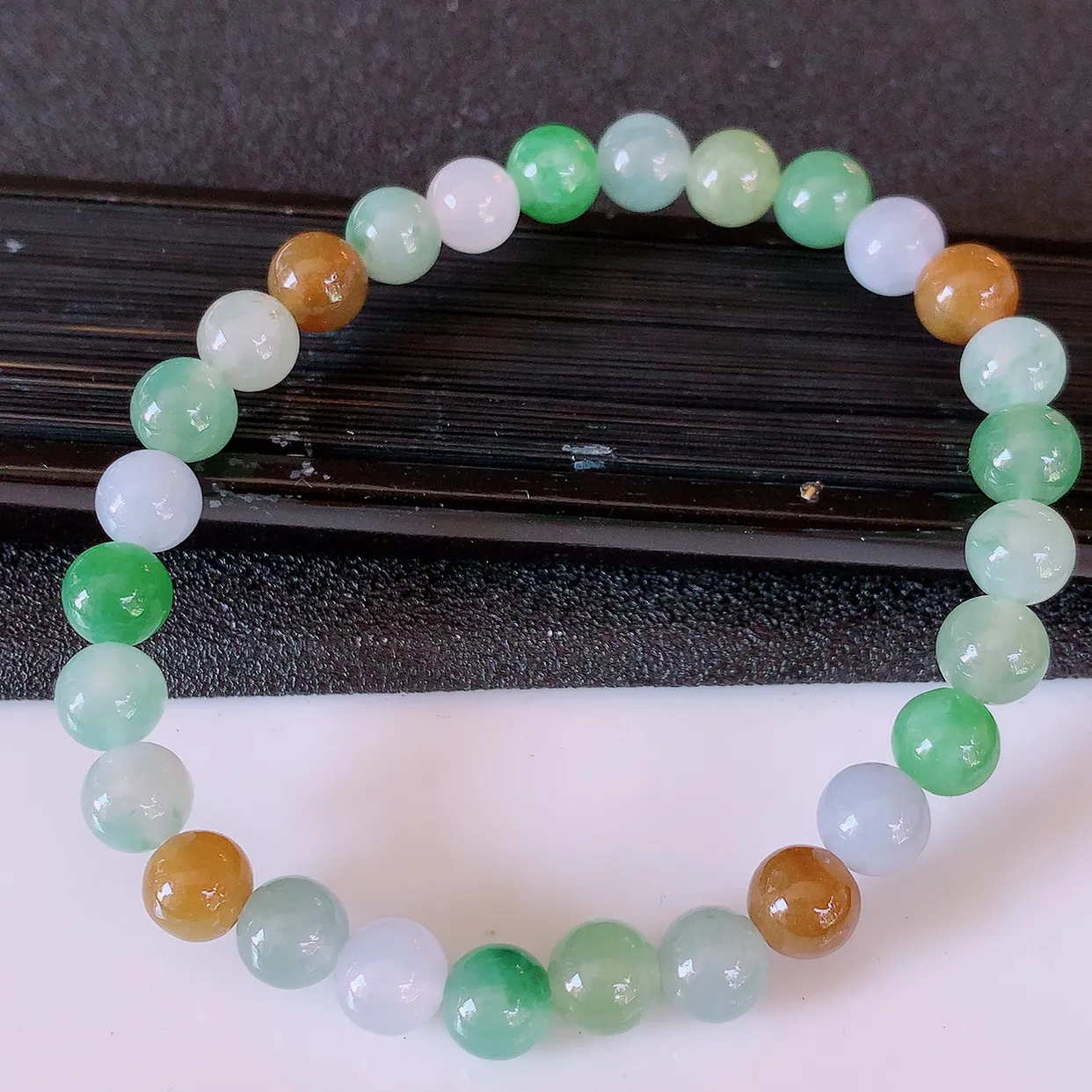 自然光实拍，冰多宝翡翠手链，多彩翡翠手串，颜色丰富，料子细腻，高档大气，自戴送礼佳品！#46.2取一尺寸6.8