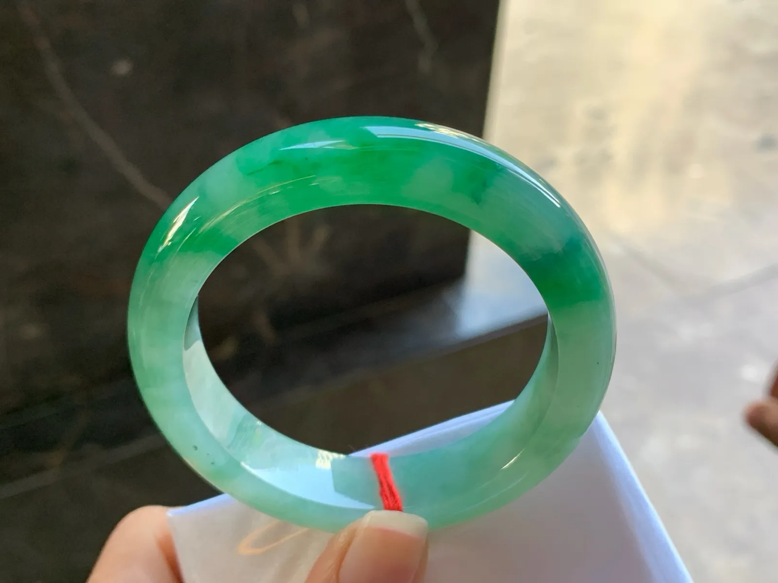 52.5-13.2-9.1

阳绿色手镯^_^颜色好看细腻