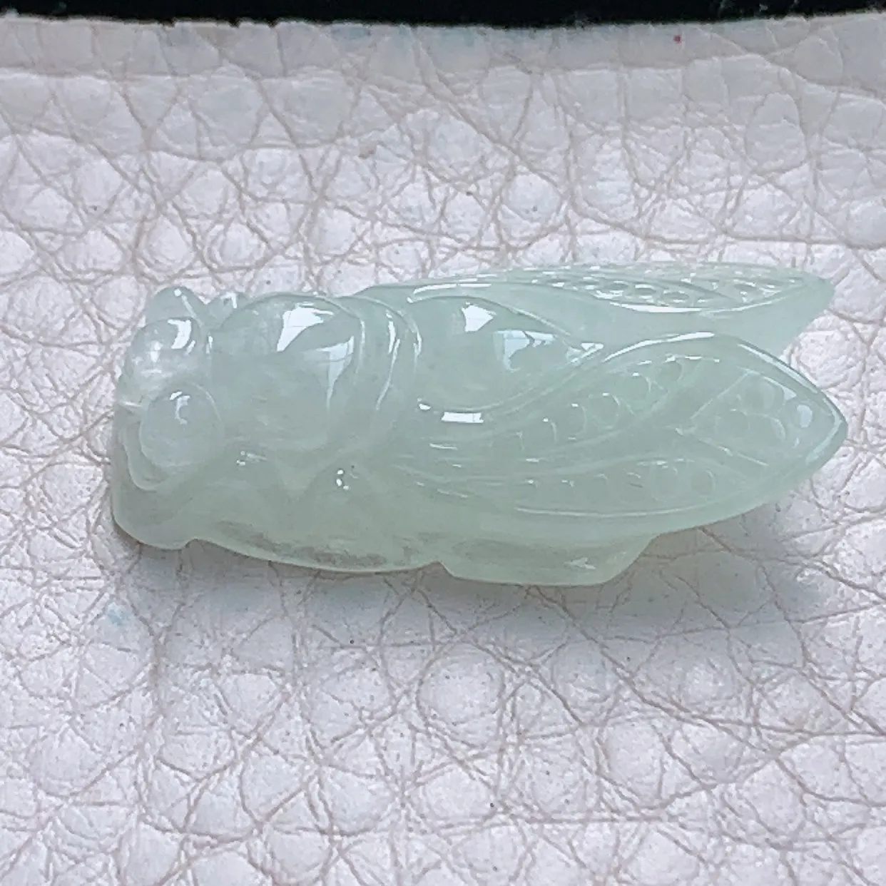 ajj实拍29.6*15.2*7.8缅甸翡翠精雕浅绿一鸣惊人 蝉玉项坠 玉挂件