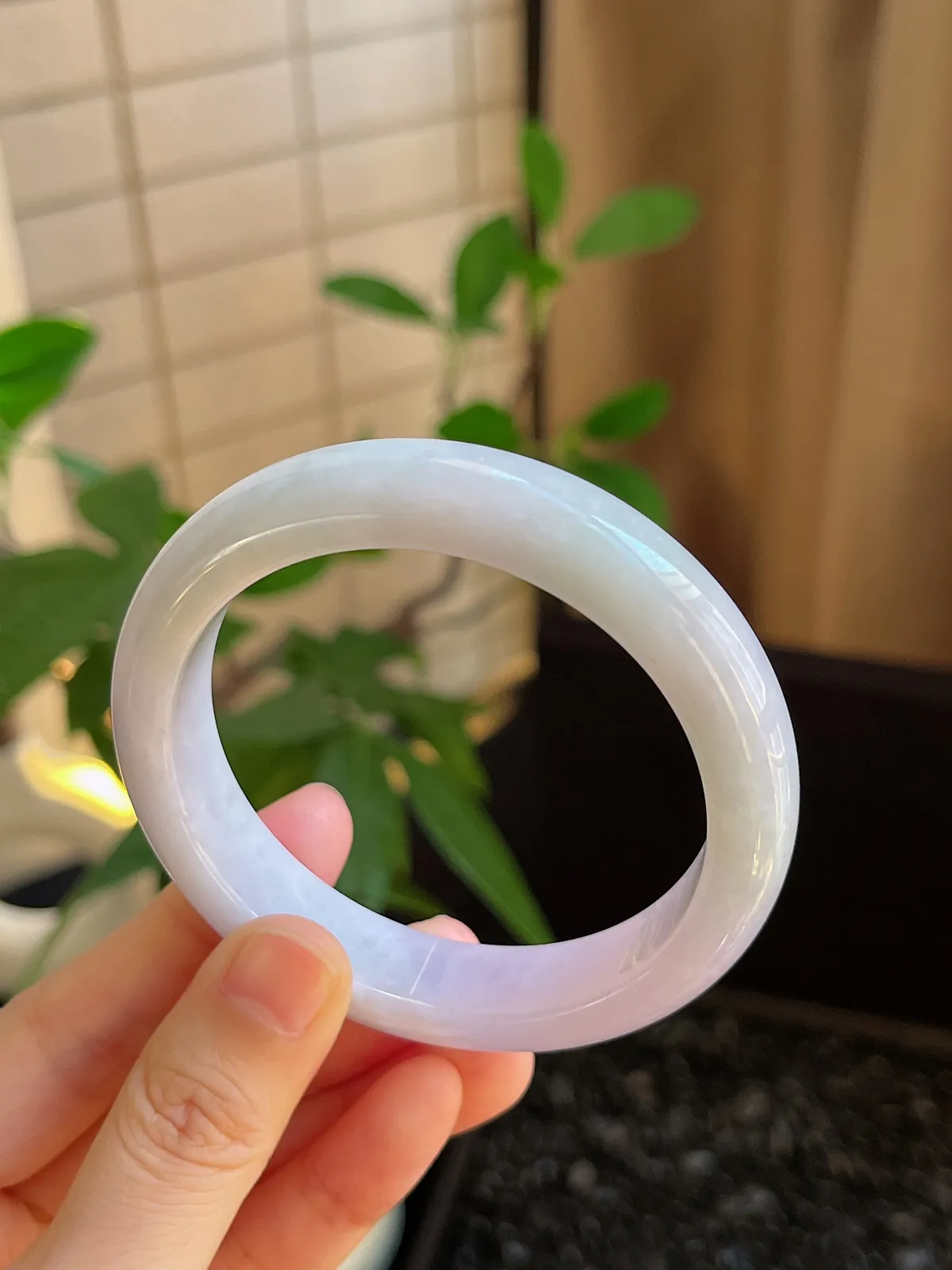 正圈56.7圈口，翡翠糯化种淡紫色手镯