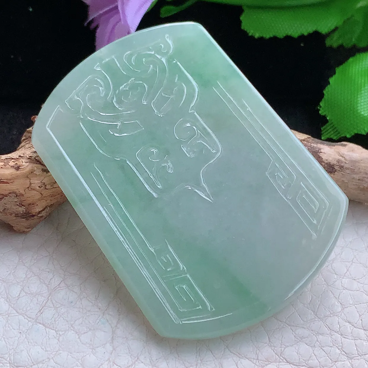 zen实拍53.3*39.6*3.8缅甸翡翠清新飘绿平安无事牌玉挂件 毛衣坠