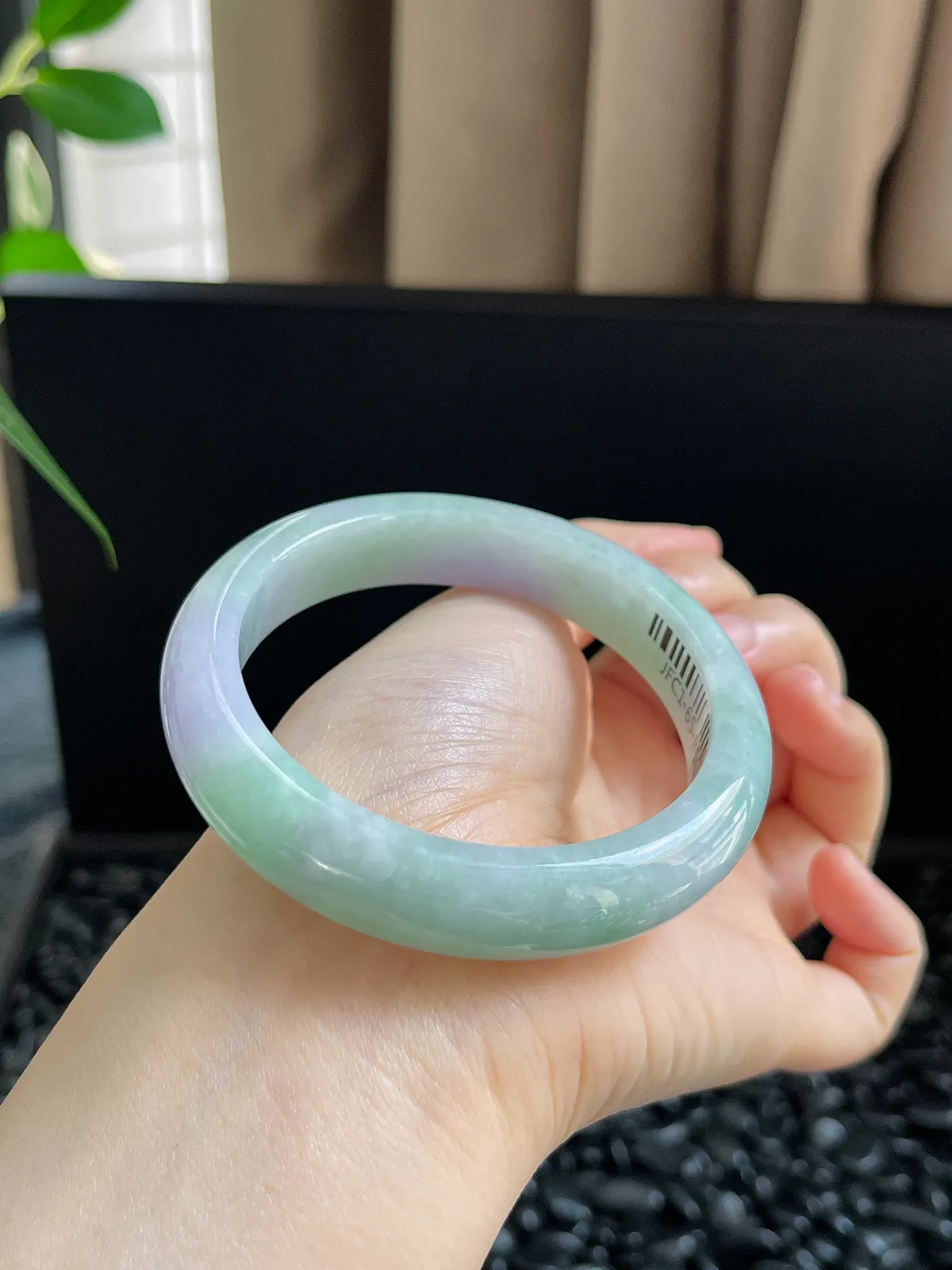 正圈56.5圈口，翡翠糯化种春带彩手镯