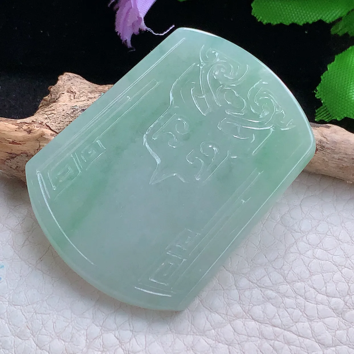 zen实拍53.3*39.6*3.8缅甸翡翠清新飘绿平安无事牌玉挂件 毛衣坠