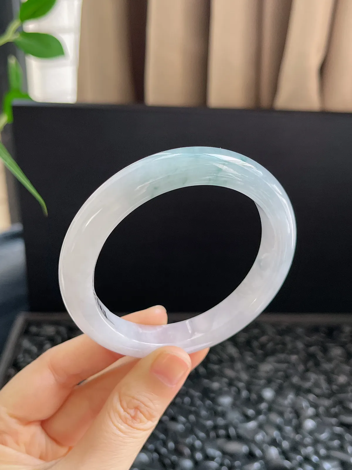 正圈57圈口，翡翠冰糯种飘花手镯