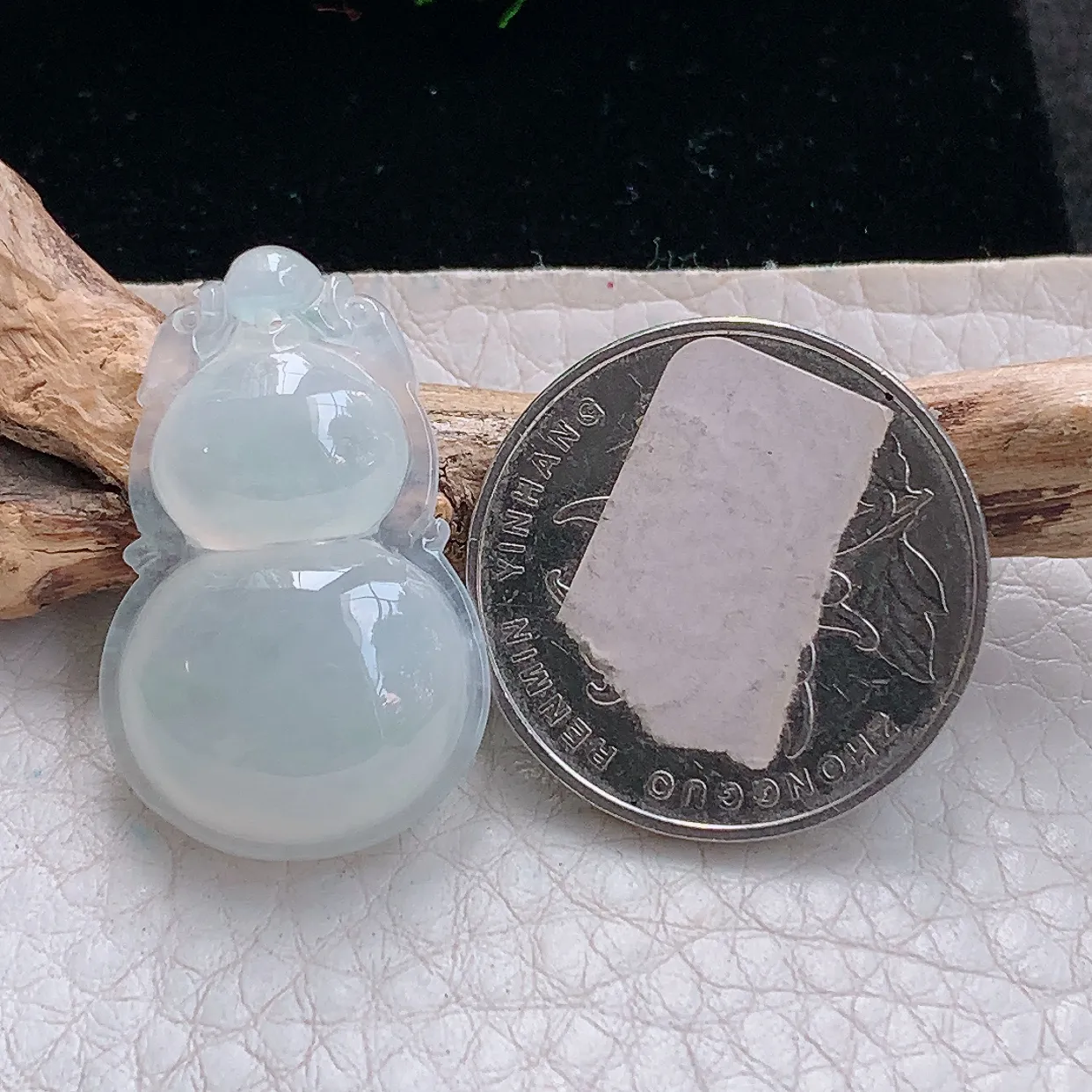 ajj实拍29.2*18.8*6缅甸翡翠精雕冰纯饱满葫芦玉项坠 玉挂件