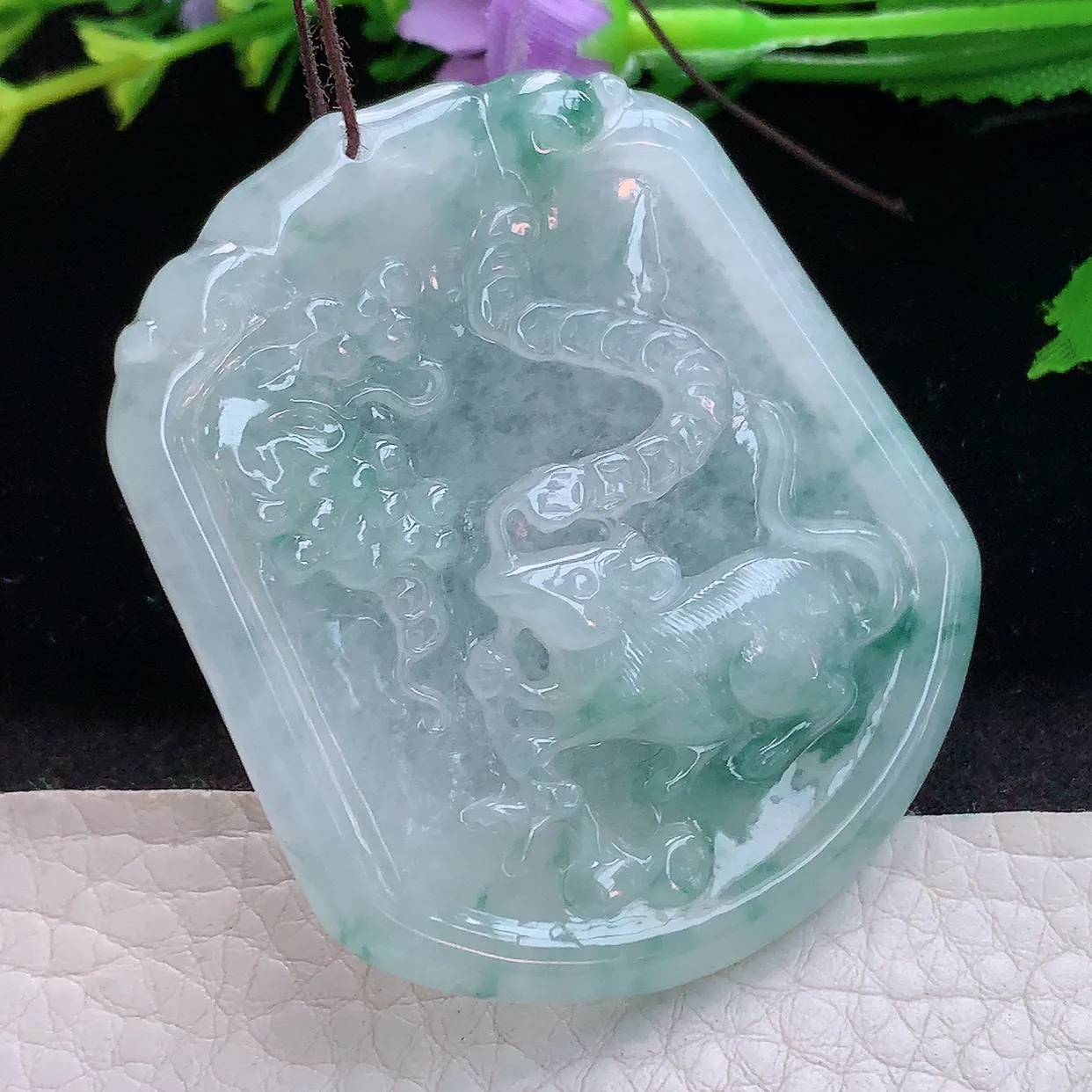 yn实拍54*45.5*4.8缅甸翡翠精雕冰飘花招财鼠生肖鼠玉项坠 玉挂件