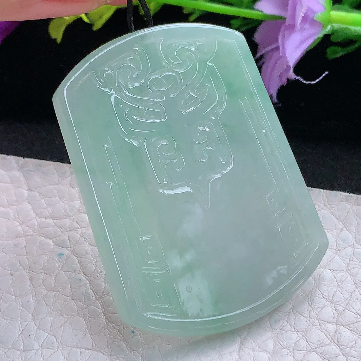 zen实拍53.3*39.6*3.8缅甸翡翠清新飘绿平安无事牌玉挂件 毛衣坠