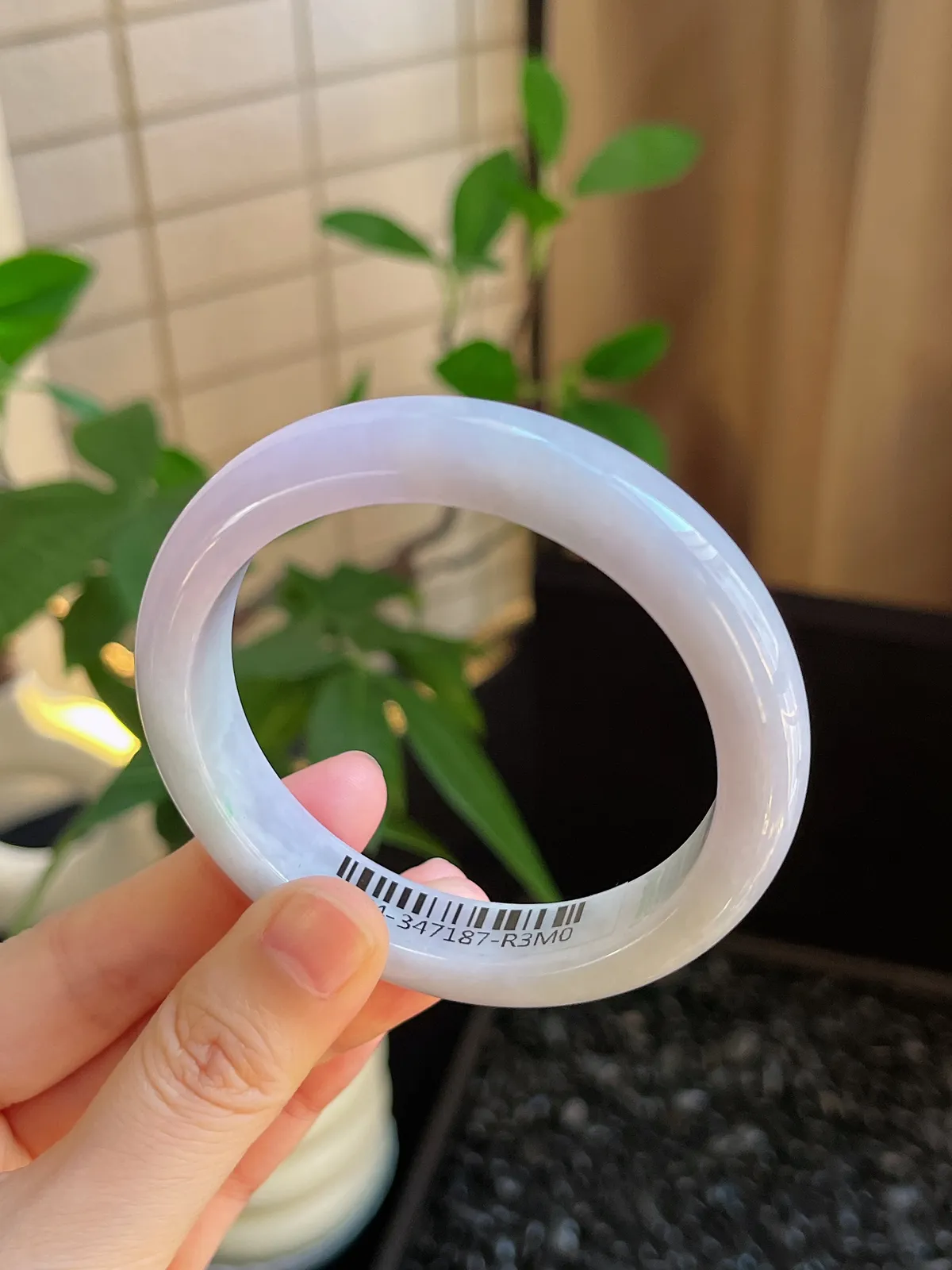 正圈56.7圈口，翡翠糯化种淡紫色手镯