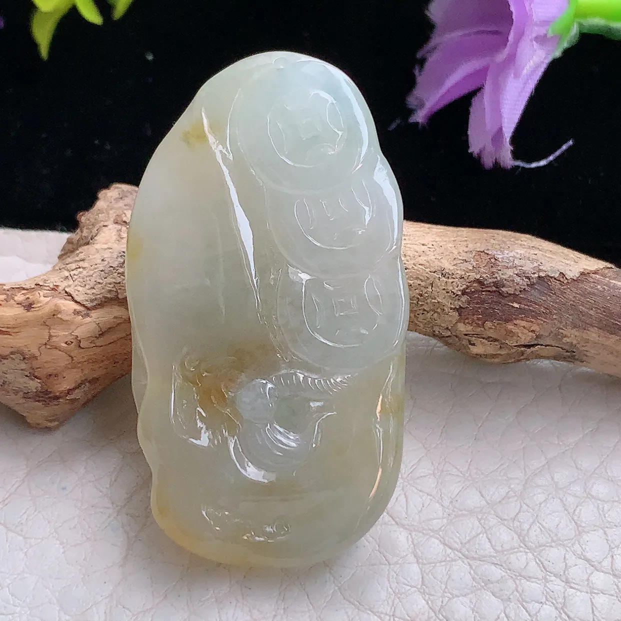 lz实拍43*23.5*10.6缅甸翡翠精雕冰黄下山虎 生肖虎玉项坠 玉挂件