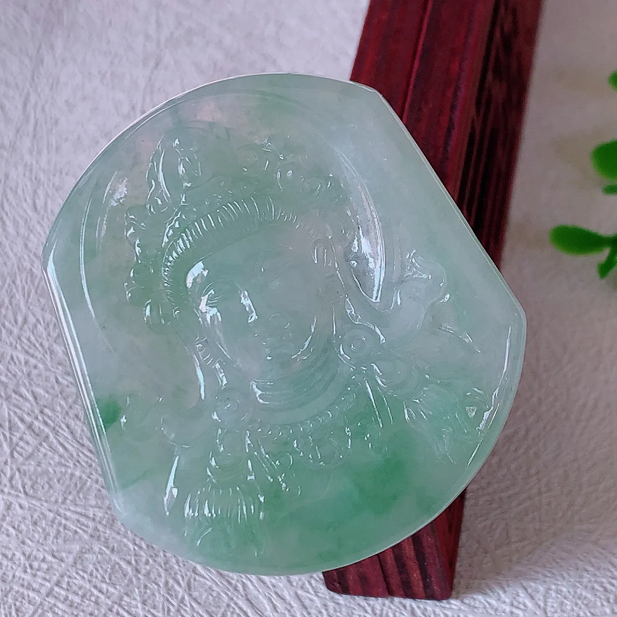 自然光实拍，冰飘花翡翠观音菩萨吊坠，赐福观音，玉润通透，慈祥端庄！#46.2